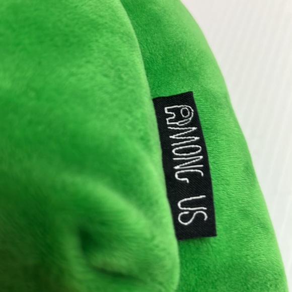 Among Us character green red toque - Picture 5 of 5
